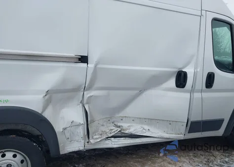 2018 Ram Promaster 2500 High Roof 136 Wb z USA, uszkodzony, nr VIN 3C6TRVCG1JE154760